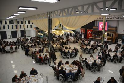 Uşak Valisi Kartal, şehit yakınları ve gazilerle iftarda buluştu