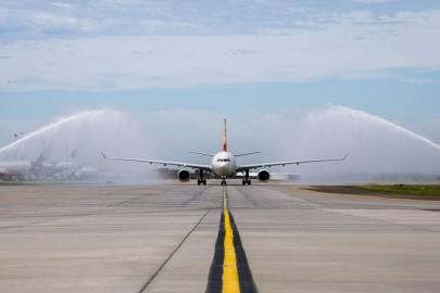 Bahreyn, 40 gün sonra hava sahasını yeniden uçuşlara açtı