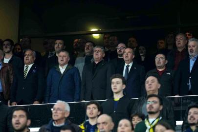 Bakan Bak, Fenerbahçe Beşiktaş derbisini takip etti