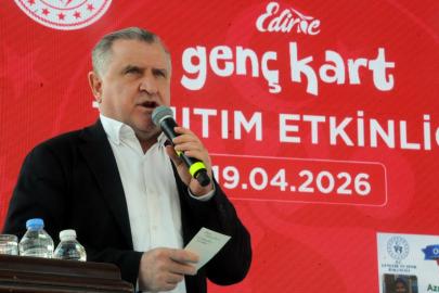 Bakan Bak: Gençlerimizi, çocuklarımızı dijital dünyadan, kötü alışkanlıklardan uzak tutmamız lazım