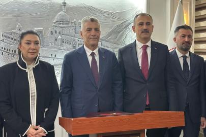 Bakan Bolat: Körfez'deki savaş, ticaretin artık Orta Koridor'dan yapılacağını gösteriyor