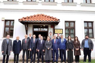 Bakan Bolat'tan Kosova'da KFOR Karargahı'na ziyaret