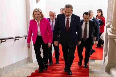 Bakan Fidan, Avusturyalı Bakan Meinl-Reisinger ile bir araya geldi