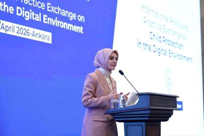 Bakan Göktaş: "Dijital ortamları hukuk, etik, eğitim ve sosyal politika boyutlarıyla birlikte ele almak zorundayız"
