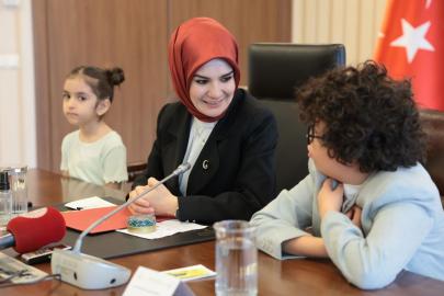 Bakan Göktaş, şehit ve gazi çocuklarıyla buluştu