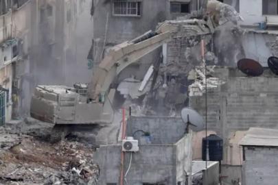 Batı Şeria'da siyonist zulüm: Filistinlilere ait yapılar yıkılıyor