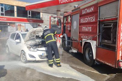Batman’da petrol istasyonunda araç yangını paniğe yol açtı