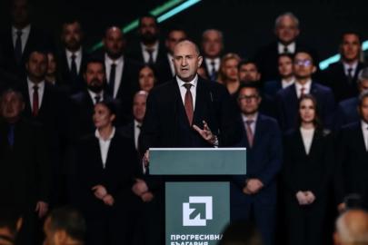Bulgaristan seçimlerinde zafer eski Cumhurbaşkanı Radev'in