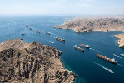 CENTCOM: İran’a giden petrol tankerinin geçişi engellendi