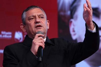 CHP Genel Başkanı Özgür Özel: 'Bu parti teslim olmayanların, kurşun bitince süngü takanların partisidir'