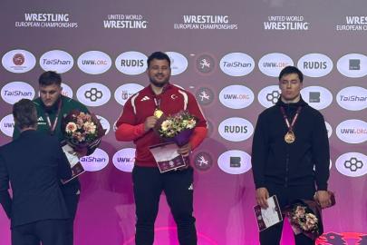 Cumhurbaşkanı Erdoğan, 13. Avrupa Şampiyonu Rıza Kayaalp'i Tebrik Etti