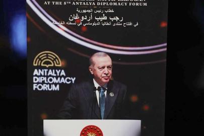 Cumhurbaşkanı Erdoğan'ın Antalya Diplomasi Forumu'ndaki konuşması 3 dilde kitaplaştırıldı