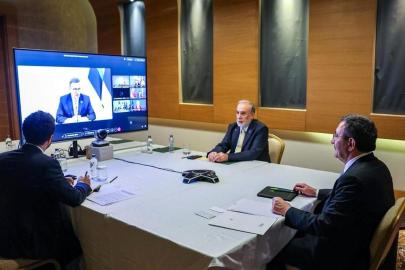 Cumhurbaşkanı Yardımcısı Yılmaz, Hürmüz Boğazı'na ilişkin çevrim içi toplantıya katıldı