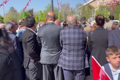 Eğitim-Bir-Sen’den mehterana sırtını dönen CHP heyetine tepki