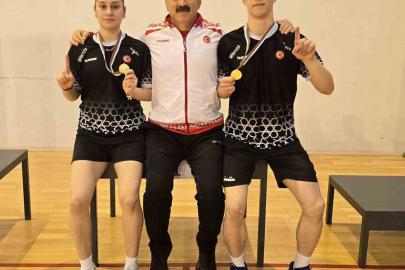 Erzincanlı genç badmintoncular Avrupa’da 3 madalya kazandı