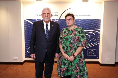 İYİ Parti Genel Başkanı Dervişoğlu Fransa'da basın toplantısı düzenledi Açıklaması