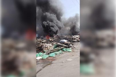 İzmir'de sanayi sitesinde çöp sorunu: Atıklar toplanmıyor, her gün yakılıyor