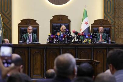 Kaderin tecellisi: Dün aranan hâkimler bugün Baas rejimi sanıklarını yargılıyor