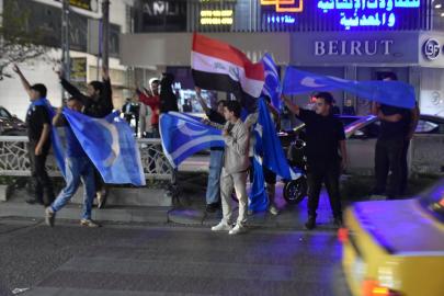 Kerkük'te Türkmen valinin seçilmesinin ardından Türkmenler sokaklarda kutlama yaptı