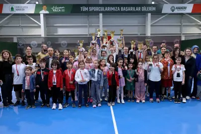 Konya Karatay'da 23 Nisan Turnuvası kupalarla taçlandı