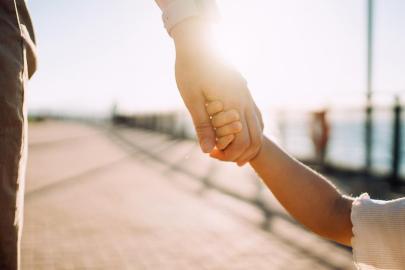 Otizmli çocuğu olan ailelere ücretsiz danışmanlık 16 ilde daha yaygınlaştırılacak