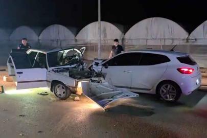 Otomobillerin çarpıştığı ölümlü kaza kamerada