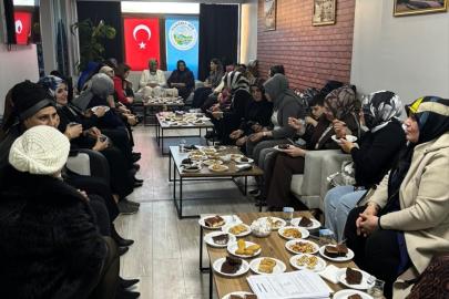 Sivas'ta siyasi partilerin kadın temsilcileri Yıldızeli Derneği'nde bir araya geldi