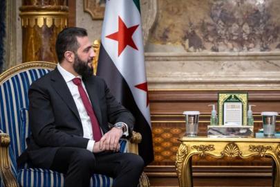 Suriye Devlet Başkanı eş-Şara, Suudi Arabistan Veliaht Prensi Selman ile görüştü