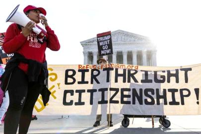Trump, Yüksek Mahkeme duruşmasına katılan görevdeki ilk başkan oldu