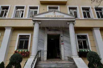 Uşak Belediye Başkanı ile ilişkisi olduğu iddia edilen kişi Bornova Belediyesi'nde işe alındı iddiasıyla soruşturma başlatıldı