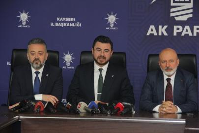 4 Yeniden Refahlı belediye meclis üyesi AK Parti'ye katıldı