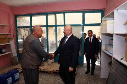 Adıyaman Valisi Küçük, Gölbaşı ilçesinde esnafı ziyaret etti
