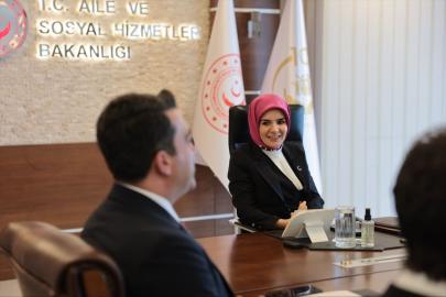 Aile ve Sosyal Hizmetler Bakanı Göktaş, YTB Başkanı Turus ile görüştü