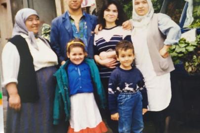Bakan Göktaş'tan ailesinin Brüksel'de Türk mahallesinde başlayan hikayesine ilişkin paylaşım Açıklaması