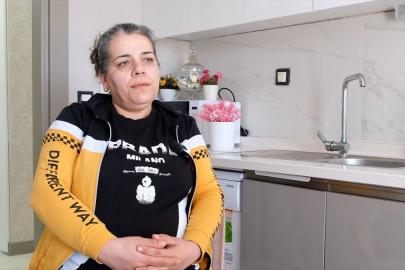 Bakan Kurum, Oğlaklı Deprem Konutları'nda yaşayan ailenin görüntülerini paylaştı