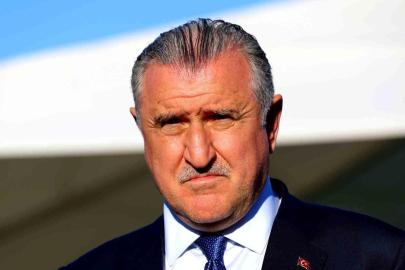 Bakan Osman Aşkın Bak: "Milli takımımız Dünya Kupası'nda çok iyi işler yapacak"