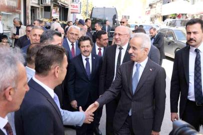 Bakan Uraloğlu: "Hızlı trenle Karaman'dan sadece Konya'ya, İstanbul'a, Ankara'ya değil Akdeniz'e de ulaşmış olacağız"