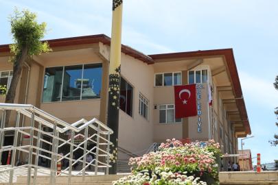 Belediyeden, başkan yardımcısına yumruklu saldırı açıklaması