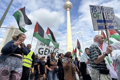 Berlin'de İsrail'in Filistin ve Lübnan'a saldırıları protesto edildi