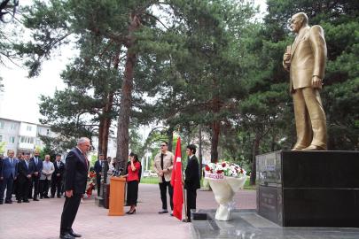 Bişkek’te 19 Mayıs Coşkusu: Atatürk Anıtı’nda Resmi Tören Düzenlendi