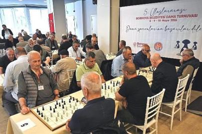 Bornova’da dama heyecanı: Muşlu Ahmet Tokmak üçüncü oldu