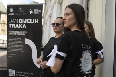 Bosna Savaşı'nda Sırplar tarafından öldürülen 3 binden fazla sivil, Beyaz Kurdele Günü'nde anıldı