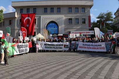 Bursa'da İsrail'in Küresel Sumud Filosu'na saldırısına tepki gösterildi