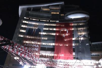 CHP Genel Merkezi'ne Kılıçdaroğlu'nun "Şimdi arınma zamanı" yazılı posteri asıldı