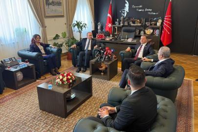 CHP’den 14 partiyle bayramlaşma: 'Kara bir bayrama girdik'