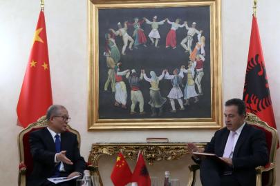 Çin Ulusal Halk Kongresi Daimi Komitesi Başkan Yardımcısı'ndan Arnavutluk ile Daha Yakın İşbirliği Çağrısı