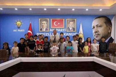 Çocuklar bayram coşkusunu AK Parti Denizli İl Başkanlığında yaşadı