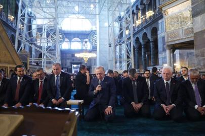 Cumhurbaşkanı Erdoğan, cuma namazını Ayasofya-i Kebir Cami-i Şerifi'nde kıldı