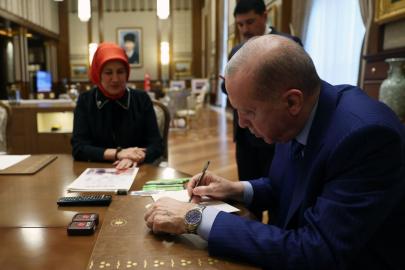Cumhurbaşkanı Erdoğan, Türk Kızılaya kurban bağışında bulundu