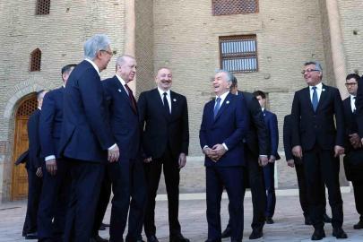 Erdoğan, Türkistan'da kültürel geziye katıldı